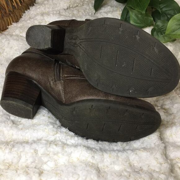 BareTraps Rhapsody ankle heel booties - Picture 6 of 8